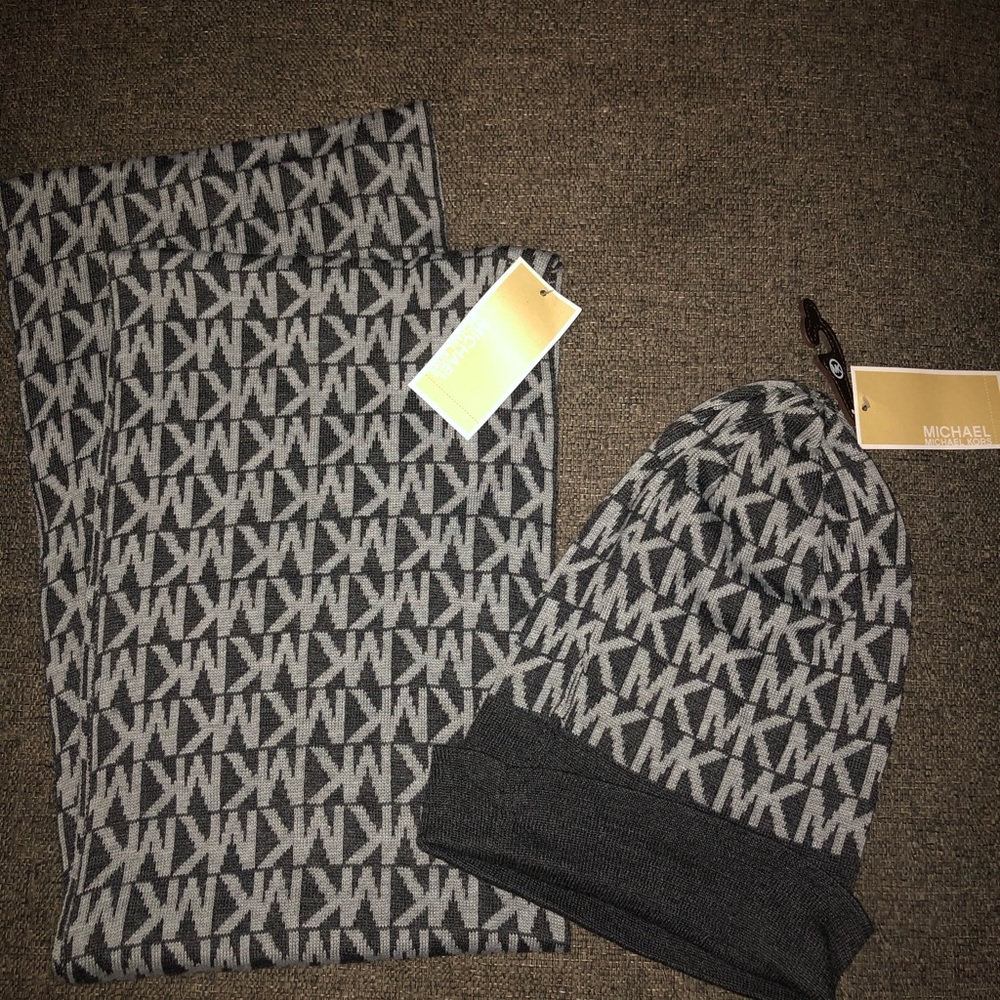 Michael Kors new infinity scarf and hat gray logo